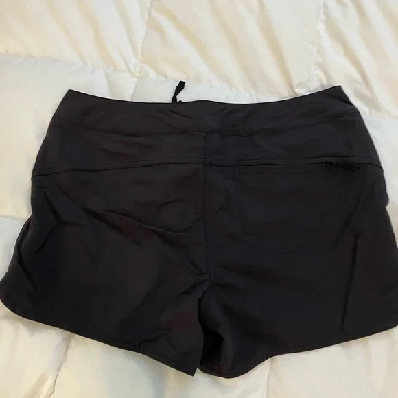 Patagonia women’s shorts size 8 - Picture 8 of 11